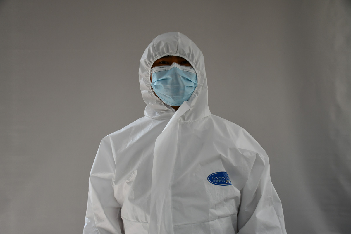 Disposable Women's protective clothing3